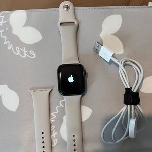 Apple Watch Series 5 44mm Space Gray